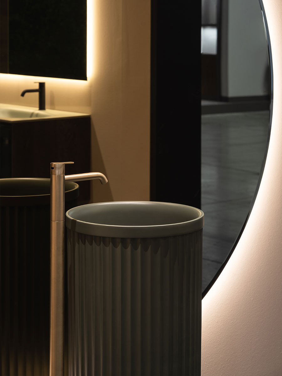 Freestanding washbasin from Heritage Collection