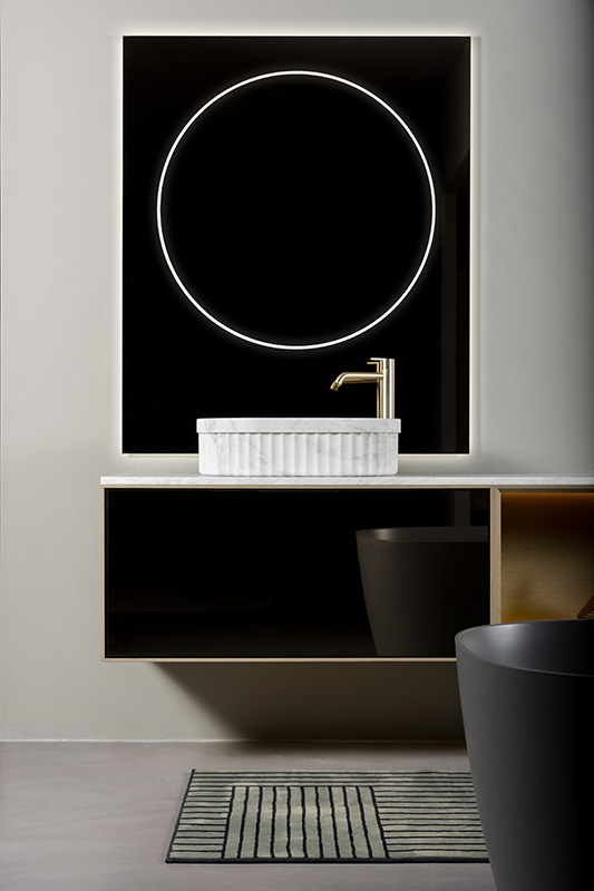 Alo Oval Mirror with LED lighting